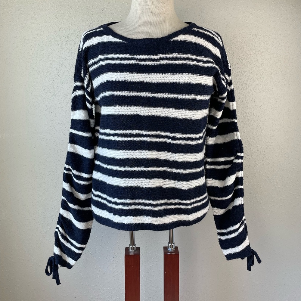 American Eagle Outfitters Blue and White Sweater Size XS